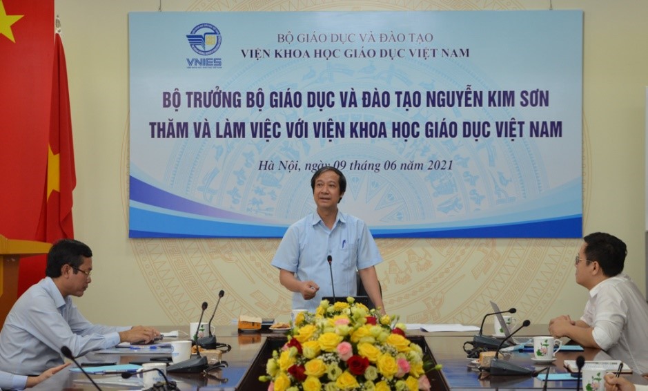Bộ trưởng Bộ Giáo dục và Đào tạo Nguyễn Kim Sơn thăm và làm việc với Viện Khoa học Giáo dục Việt Nam
